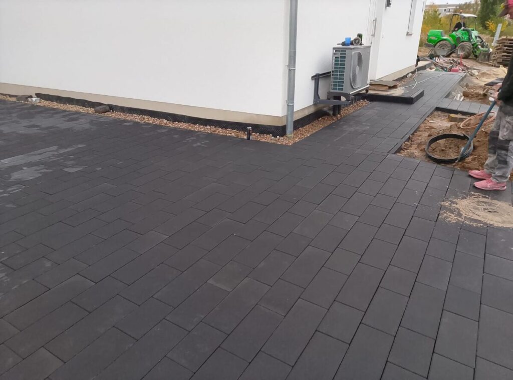 {"type":"elementor","siteurl":"https://rojczuk-pflasterarbeiten.de/wp-json/","elements":[{"id":"458da15","elType":"widget","isInner":false,"isLocked":false,"settings":{"image":{"url":"https://rojczuk-pflasterarbeiten.de/wp-content/uploads/2025/11/Prazise-verlegte-Granitspuren-Cottbus.jpg","id":2359,"size":"","alt":"Präzise verlegte Granitspuren Cottbus","source":"library"},"image_size":"full","image_custom_dimension":{"width":"","height":""},"caption_source":"none","caption":"","link_to":"none","link":{"url":"","is_external":"","nofollow":"","custom_attributes":""},"open_lightbox":"default","align":"","align_tablet":"","align_mobile":"","width":{"unit":"%","size":"","sizes":[]},"width_tablet":{"unit":"%","size":"","sizes":[]},"width_mobile":{"unit":"%","size":"","sizes":[]},"space":{"unit":"%","size":"","sizes":[]},"space_tablet":{"unit":"%","size":"","sizes":[]},"space_mobile":{"unit":"%","size":"","sizes":[]},"height":{"unit":"px","size":"","sizes":[]},"height_tablet":{"unit":"px","size":"","sizes":[]},"height_mobile":{"unit":"px","size":"","sizes":[]},"object-fit":"","object-fit_tablet":"","object-fit_mobile":"","object-position":"center center","object-position_tablet":"","object-position_mobile":"","opacity":{"unit":"px","size":"","sizes":[]},"css_filters_css_filter":"","css_filters_blur":{"unit":"px","size":0,"sizes":[]},"css_filters_brightness":{"unit":"px","size":100,"sizes":[]},"css_filters_contrast":{"unit":"px","size":100,"sizes":[]},"css_filters_saturate":{"unit":"px","size":100,"sizes":[]},"css_filters_hue":{"unit":"px","size":0,"sizes":[]},"opacity_hover":{"unit":"px","size":"","sizes":[]},"css_filters_hover_css_filter":"","css_filters_hover_blur":{"unit":"px","size":0,"sizes":[]},"css_filters_hover_brightness":{"unit":"px","size":100,"sizes":[]},"css_filters_hover_contrast":{"unit":"px","size":100,"sizes":[]},"css_filters_hover_saturate":{"unit":"px","size":100,"sizes":[]},"css_filters_hover_hue":{"unit":"px","size":0,"sizes":[]},"background_hover_transition":{"unit":"px","size":"","sizes":[]},"hover_animation":"","image_border_border":"","image_border_width":{"unit":"px","top":"","right":"","bottom":"","left":"","isLinked":true},"image_border_width_tablet":{"unit":"px","top":"","right":"","bottom":"","left":"","isLinked":true},"image_border_width_mobile":{"unit":"px","top":"","right":"","bottom":"","left":"","isLinked":true},"image_border_color":"","image_border_radius":{"unit":"px","top":"","right":"","bottom":"","left":"","isLinked":true},"image_border_radius_tablet":{"unit":"px","top":"","right":"","bottom":"","left":"","isLinked":true},"image_border_radius_mobile":{"unit":"px","top":"","right":"","bottom":"","left":"","isLinked":true},"image_box_shadow_box_shadow_type":"","image_box_shadow_box_shadow":{"horizontal":0,"vertical":0,"blur":10,"spread":0,"color":"rgba(0,0,0,0.5)"},"caption_align":"","caption_align_tablet":"","caption_align_mobile":"","text_color":"","caption_background_color":"","caption_typography_typography":"","caption_typography_font_family":"","caption_typography_font_size":{"unit":"px","size":"","sizes":[]},"caption_typography_font_size_tablet":{"unit":"px","size":"","sizes":[]},"caption_typography_font_size_mobile":{"unit":"px","size":"","sizes":[]},"caption_typography_font_weight":"","caption_typography_text_transform":"","caption_typography_font_style":"","caption_typography_text_decoration":"","caption_typography_line_height":{"unit":"px","size":"","sizes":[]},"caption_typography_line_height_tablet":{"unit":"em","size":"","sizes":[]},"caption_typography_line_height_mobile":{"unit":"em","size":"","sizes":[]},"caption_typography_letter_spacing":{"unit":"px","size":"","sizes":[]},"caption_typography_letter_spacing_tablet":{"unit":"px","size":"","sizes":[]},"caption_typography_letter_spacing_mobile":{"unit":"px","size":"","sizes":[]},"caption_typography_word_spacing":{"unit":"px","size":"","sizes":[]},"caption_typography_word_spacing_tablet":{"unit":"em","size":"","sizes":[]},"caption_typography_word_spacing_mobile":{"unit":"em","size":"","sizes":[]},"caption_text_shadow_text_shadow_type":"","caption_text_shadow_text_shadow":{"horizontal":0,"vertical":0,"blur":10,"color":"rgba(0,0,0,0.3)"},"caption_space":{"unit":"px","size":"","sizes":[]},"caption_space_tablet":{"unit":"px","size":"","sizes":[]},"caption_space_mobile":{"unit":"px","size":"","sizes":[]},"_title":"","_margin":{"unit":"px","top":"","right":"","bottom":"","left":"","isLinked":true},"_margin_tablet":{"unit":"px","top":"","right":"","bottom":"","left":"","isLinked":true},"_margin_mobile":{"unit":"px","top":"","right":"","bottom":"","left":"","isLinked":true},"_padding":{"unit":"px","top":"","right":"","bottom":"","left":"","isLinked":true},"_padding_tablet":{"unit":"px","top":"","right":"","bottom":"","left":"","isLinked":true},"_padding_mobile":{"unit":"px","top":"","right":"","bottom":"","left":"","isLinked":true},"_element_width":"","_element_width_tablet":"","_element_width_mobile":"","_element_custom_width":{"unit":"%","size":"","sizes":[]},"_element_custom_width_tablet":{"unit":"px","size":"","sizes":[]},"_element_custom_width_mobile":{"unit":"px","size":"","sizes":[]},"_grid_column":"","_grid_column_tablet":"","_grid_column_mobile":"","_grid_column_custom":"","_grid_column_custom_tablet":"","_grid_column_custom_mobile":"","_grid_row":"","_grid_row_tablet":"","_grid_row_mobile":"","_grid_row_custom":"","_grid_row_custom_tablet":"","_grid_row_custom_mobile":"","_flex_align_self":"","_flex_align_self_tablet":"","_flex_align_self_mobile":"","_flex_order":"","_flex_order_tablet":"","_flex_order_mobile":"","_flex_order_custom":"","_flex_order_custom_tablet":"","_flex_order_custom_mobile":"","_flex_size":"","_flex_size_tablet":"","_flex_size_mobile":"","_flex_grow":1,"_flex_grow_tablet":"","_flex_grow_mobile":"","_flex_shrink":1,"_flex_shrink_tablet":"","_flex_shrink_mobile":"","_element_vertical_align":"","_element_vertical_align_tablet":"","_element_vertical_align_mobile":"","_position":"","_offset_orientation_h":"start","_offset_x":{"unit":"px","size":0,"sizes":[]},"_offset_x_tablet":{"unit":"px","size":"","sizes":[]},"_offset_x_mobile":{"unit":"px","size":"","sizes":[]},"_offset_x_end":{"unit":"px","size":0,"sizes":[]},"_offset_x_end_tablet":{"unit":"px","size":"","sizes":[]},"_offset_x_end_mobile":{"unit":"px","size":"","sizes":[]},"_offset_orientation_v":"start","_offset_y":{"unit":"px","size":0,"sizes":[]},"_offset_y_tablet":{"unit":"px","size":"","sizes":[]},"_offset_y_mobile":{"unit":"px","size":"","sizes":[]},"_offset_y_end":{"unit":"px","size":0,"sizes":[]},"_offset_y_end_tablet":{"unit":"px","size":"","sizes":[]},"_offset_y_end_mobile":{"unit":"px","size":"","sizes":[]},"_z_index":"","_z_index_tablet":"","_z_index_mobile":"","_element_id":"","_css_classes":"","e_display_conditions":"","_element_cache":"","motion_fx_motion_fx_scrolling":"","motion_fx_translateY_effect":"","motion_fx_translateY_direction":"","motion_fx_translateY_speed":{"unit":"px","size":4,"sizes":[]},"motion_fx_translateY_affectedRange":{"unit":"%","size":"","sizes":{"start":0,"end":100}},"motion_fx_translateX_effect":"","motion_fx_translateX_direction":"","motion_fx_translateX_speed":{"unit":"px","size":4,"sizes":[]},"motion_fx_translateX_affectedRange":{"unit":"%","size":"","sizes":{"start":0,"end":100}},"motion_fx_opacity_effect":"","motion_fx_opacity_direction":"out-in","motion_fx_opacity_level":{"unit":"px","size":10,"sizes":[]},"motion_fx_opacity_range":{"unit":"%","size":"","sizes":{"start":20,"end":80}},"motion_fx_blur_effect":"","motion_fx_blur_direction":"out-in","motion_fx_blur_level":{"unit":"px","size":7,"sizes":[]},"motion_fx_blur_range":{"unit":"%","size":"","sizes":{"start":20,"end":80}},"motion_fx_rotateZ_effect":"","motion_fx_rotateZ_direction":"","motion_fx_rotateZ_speed":{"unit":"px","size":1,"sizes":[]},"motion_fx_rotateZ_affectedRange":{"unit":"%","size":"","sizes":{"start":0,"end":100}},"motion_fx_scale_effect":"","motion_fx_scale_direction":"out-in","motion_fx_scale_speed":{"unit":"px","size":4,"sizes":[]},"motion_fx_scale_range":{"unit":"%","size":"","sizes":{"start":20,"end":80}},"motion_fx_transform_origin_x":"center","motion_fx_transform_origin_y":"center","motion_fx_devices":["desktop","tablet","mobile"],"motion_fx_range":"","motion_fx_motion_fx_mouse":"","motion_fx_mouseTrack_effect":"","motion_fx_mouseTrack_direction":"","motion_fx_mouseTrack_speed":{"unit":"px","size":1,"sizes":[]},"motion_fx_tilt_effect":"","motion_fx_tilt_direction":"","motion_fx_tilt_speed":{"unit":"px","size":4,"sizes":[]},"handle_motion_fx_asset_loading":"","sticky":"","sticky_on":["desktop","tablet","mobile"],"sticky_offset":0,"sticky_offset_tablet":"","sticky_offset_mobile":"","sticky_effects_offset":0,"sticky_effects_offset_tablet":"","sticky_effects_offset_mobile":"","sticky_anchor_link_offset":0,"sticky_anchor_link_offset_tablet":"","sticky_anchor_link_offset_mobile":"","sticky_parent":"","_animation":"","_animation_tablet":"","_animation_mobile":"","animation_duration":"","_animation_delay":"","_transform_rotate_popover":"","_transform_rotateZ_effect":{"unit":"px","size":"","sizes":[]},"_transform_rotateZ_effect_tablet":{"unit":"deg","size":"","sizes":[]},"_transform_rotateZ_effect_mobile":{"unit":"deg","size":"","sizes":[]},"_transform_rotate_3d":"","_transform_rotateX_effect":{"unit":"px","size":"","sizes":[]},"_transform_rotateX_effect_tablet":{"unit":"deg","size":"","sizes":[]},"_transform_rotateX_effect_mobile":{"unit":"deg","size":"","sizes":[]},"_transform_rotateY_effect":{"unit":"px","size":"","sizes":[]},"_transform_rotateY_effect_tablet":{"unit":"deg","size":"","sizes":[]},"_transform_rotateY_effect_mobile":{"unit":"deg","size":"","sizes":[]},"_transform_perspective_effect":{"unit":"px","size":"","sizes":[]},"_transform_perspective_effect_tablet":{"unit":"px","size":"","sizes":[]},"_transform_perspective_effect_mobile":{"unit":"px","size":"","sizes":[]},"_transform_translate_popover":"","_transform_translateX_effect":{"unit":"px","size":"","sizes":[]},"_transform_translateX_effect_tablet":{"unit":"px","size":"","sizes":[]},"_transform_translateX_effect_mobile":{"unit":"px","size":"","sizes":[]},"_transform_translateY_effect":{"unit":"px","size":"","sizes":[]},"_transform_translateY_effect_tablet":{"unit":"px","size":"","sizes":[]},"_transform_translateY_effect_mobile":{"unit":"px","size":"","sizes":[]},"_transform_scale_popover":"","_transform_keep_proportions":"yes","_transform_scale_effect":{"unit":"px","size":"","sizes":[]},"_transform_scale_effect_tablet":{"unit":"px","size":"","sizes":[]},"_transform_scale_effect_mobile":{"unit":"px","size":"","sizes":[]},"_transform_scaleX_effect":{"unit":"px","size":"","sizes":[]},"_transform_scaleX_effect_tablet":{"unit":"px","size":"","sizes":[]},"_transform_scaleX_effect_mobile":{"unit":"px","size":"","sizes":[]},"_transform_scaleY_effect":{"unit":"px","size":"","sizes":[]},"_transform_scaleY_effect_tablet":{"unit":"px","size":"","sizes":[]},"_transform_scaleY_effect_mobile":{"unit":"px","size":"","sizes":[]},"_transform_skew_popover":"","_transform_skewX_effect":{"unit":"px","size":"","sizes":[]},"_transform_skewX_effect_tablet":{"unit":"deg","size":"","sizes":[]},"_transform_skewX_effect_mobile":{"unit":"deg","size":"","sizes":[]},"_transform_skewY_effect":{"unit":"px","size":"","sizes":[]},"_transform_skewY_effect_tablet":{"unit":"deg","size":"","sizes":[]},"_transform_skewY_effect_mobile":{"unit":"deg","size":"","sizes":[]},"_transform_flipX_effect":"","_transform_flipY_effect":"","_transform_rotate_popover_hover":"","_transform_rotateZ_effect_hover":{"unit":"px","size":"","sizes":[]},"_transform_rotateZ_effect_hover_tablet":{"unit":"deg","size":"","sizes":[]},"_transform_rotateZ_effect_hover_mobile":{"unit":"deg","size":"","sizes":[]},"_transform_rotate_3d_hover":"","_transform_rotateX_effect_hover":{"unit":"px","size":"","sizes":[]},"_transform_rotateX_effect_hover_tablet":{"unit":"deg","size":"","sizes":[]},"_transform_rotateX_effect_hover_mobile":{"unit":"deg","size":"","sizes":[]},"_transform_rotateY_effect_hover":{"unit":"px","size":"","sizes":[]},"_transform_rotateY_effect_hover_tablet":{"unit":"deg","size":"","sizes":[]},"_transform_rotateY_effect_hover_mobile":{"unit":"deg","size":"","sizes":[]},"_transform_perspective_effect_hover":{"unit":"px","size":"","sizes":[]},"_transform_perspective_effect_hover_tablet":{"unit":"px","size":"","sizes":[]},"_transform_perspective_effect_hover_mobile":{"unit":"px","size":"","sizes":[]},"_transform_translate_popover_hover":"","_transform_translateX_effect_hover":{"unit":"px","size":"","sizes":[]},"_transform_translateX_effect_hover_tablet":{"unit":"px","size":"","sizes":[]},"_transform_translateX_effect_hover_mobile":{"unit":"px","size":"","sizes":[]},"_transform_translateY_effect_hover":{"unit":"px","size":"","sizes":[]},"_transform_translateY_effect_hover_tablet":{"unit":"px","size":"","sizes":[]},"_transform_translateY_effect_hover_mobile":{"unit":"px","size":"","sizes":[]},"_transform_scale_popover_hover":"","_transform_keep_proportions_hover":"yes","_transform_scale_effect_hover":{"unit":"px","size":"","sizes":[]},"_transform_scale_effect_hover_tablet":{"unit":"px","size":"","sizes":[]},"_transform_scale_effect_hover_mobile":{"unit":"px","size":"","sizes":[]},"_transform_scaleX_effect_hover":{"unit":"px","size":"","sizes":[]},"_transform_scaleX_effect_hover_tablet":{"unit":"px","size":"","sizes":[]},"_transform_scaleX_effect_hover_mobile":{"unit":"px","size":"","sizes":[]},"_transform_scaleY_effect_hover":{"unit":"px","size":"","sizes":[]},"_transform_scaleY_effect_hover_tablet":{"unit":"px","size":"","sizes":[]},"_transform_scaleY_effect_hover_mobile":{"unit":"px","size":"","sizes":[]},"_transform_skew_popover_hover":"","_transform_skewX_effect_hover":{"unit":"px","size":"","sizes":[]},"_transform_skewX_effect_hover_tablet":{"unit":"deg","size":"","sizes":[]},"_transform_skewX_effect_hover_mobile":{"unit":"deg","size":"","sizes":[]},"_transform_skewY_effect_hover":{"unit":"px","size":"","sizes":[]},"_transform_skewY_effect_hover_tablet":{"unit":"deg","size":"","sizes":[]},"_transform_skewY_effect_hover_mobile":{"unit":"deg","size":"","sizes":[]},"_transform_flipX_effect_hover":"","_transform_flipY_effect_hover":"","_transform_transition_hover":{"unit":"px","size":"","sizes":[]},"motion_fx_transform_x_anchor_point":"","motion_fx_transform_x_anchor_point_tablet":"","motion_fx_transform_x_anchor_point_mobile":"","motion_fx_transform_y_anchor_point":"","motion_fx_transform_y_anchor_point_tablet":"","motion_fx_transform_y_anchor_point_mobile":"","_background_background":"","_background_color":"","_background_color_stop":{"unit":"%","size":0,"sizes":[]},"_background_color_stop_tablet":{"unit":"%"},"_background_color_stop_mobile":{"unit":"%"},"_background_color_b":"#f2295b","_background_color_b_stop":{"unit":"%","size":100,"sizes":[]},"_background_color_b_stop_tablet":{"unit":"%"},"_background_color_b_stop_mobile":{"unit":"%"},"_background_gradient_type":"linear","_background_gradient_angle":{"unit":"deg","size":180,"sizes":[]},"_background_gradient_angle_tablet":{"unit":"deg"},"_background_gradient_angle_mobile":{"unit":"deg"},"_background_gradient_position":"center center","_background_gradient_position_tablet":"","_background_gradient_position_mobile":"","_background_image":{"url":"","id":"","size":""},"_background_image_tablet":{"url":"","id":"","size":""},"_background_image_mobile":{"url":"","id":"","size":""},"_background_position":"","_background_position_tablet":"","_background_position_mobile":"","_background_xpos":{"unit":"px","size":0,"sizes":[]},"_background_xpos_tablet":{"unit":"px","size":0,"sizes":[]},"_background_xpos_mobile":{"unit":"px","size":0,"sizes":[]},"_background_ypos":{"unit":"px","size":0,"sizes":[]},"_background_ypos_tablet":{"unit":"px","size":0,"sizes":[]},"_background_ypos_mobile":{"unit":"px","size":0,"sizes":[]},"_background_attachment":"","_background_repeat":"","_background_repeat_tablet":"","_background_repeat_mobile":"","_background_size":"","_background_size_tablet":"","_background_size_mobile":"","_background_bg_width":{"unit":"%","size":100,"sizes":[]},"_background_bg_width_tablet":{"unit":"px","size":"","sizes":[]},"_background_bg_width_mobile":{"unit":"px","size":"","sizes":[]},"_background_video_link":"","_background_video_start":"","_background_video_end":"","_background_play_once":"","_background_play_on_mobile":"","_background_privacy_mode":"","_background_video_fallback":{"url":"","id":"","size":""},"_background_slideshow_gallery":[],"_background_slideshow_loop":"yes","_background_slideshow_slide_duration":5000,"_background_slideshow_slide_transition":"fade","_background_slideshow_transition_duration":500,"_background_slideshow_background_size":"","_background_slideshow_background_size_tablet":"","_background_slideshow_background_size_mobile":"","_background_slideshow_background_position":"","_background_slideshow_background_position_tablet":"","_background_slideshow_background_position_mobile":"","_background_slideshow_lazyload":"","_background_slideshow_ken_burns":"","_background_slideshow_ken_burns_zoom_direction":"in","_background_hover_background":"","_background_hover_color":"","_background_hover_color_stop":{"unit":"%","size":0,"sizes":[]},"_background_hover_color_stop_tablet":{"unit":"%"},"_background_hover_color_stop_mobile":{"unit":"%"},"_background_hover_color_b":"#f2295b","_background_hover_color_b_stop":{"unit":"%","size":100,"sizes":[]},"_background_hover_color_b_stop_tablet":{"unit":"%"},"_background_hover_color_b_stop_mobile":{"unit":"%"},"_background_hover_gradient_type":"linear","_background_hover_gradient_angle":{"unit":"deg","size":180,"sizes":[]},"_background_hover_gradient_angle_tablet":{"unit":"deg"},"_background_hover_gradient_angle_mobile":{"unit":"deg"},"_background_hover_gradient_position":"center center","_background_hover_gradient_position_tablet":"","_background_hover_gradient_position_mobile":"","_background_hover_image":{"url":"","id":"","size":""},"_background_hover_image_tablet":{"url":"","id":"","size":""},"_background_hover_image_mobile":{"url":"","id":"","size":""},"_background_hover_position":"","_background_hover_position_tablet":"","_background_hover_position_mobile":"","_background_hover_xpos":{"unit":"px","size":0,"sizes":[]},"_background_hover_xpos_tablet":{"unit":"px","size":0,"sizes":[]},"_background_hover_xpos_mobile":{"unit":"px","size":0,"sizes":[]},"_background_hover_ypos":{"unit":"px","size":0,"sizes":[]},"_background_hover_ypos_tablet":{"unit":"px","size":0,"sizes":[]},"_background_hover_ypos_mobile":{"unit":"px","size":0,"sizes":[]},"_background_hover_attachment":"","_background_hover_repeat":"","_background_hover_repeat_tablet":"","_background_hover_repeat_mobile":"","_background_hover_size":"","_background_hover_size_tablet":"","_background_hover_size_mobile":"","_background_hover_bg_width":{"unit":"%","size":100,"sizes":[]},"_background_hover_bg_width_tablet":{"unit":"px","size":"","sizes":[]},"_background_hover_bg_width_mobile":{"unit":"px","size":"","sizes":[]},"_background_hover_video_link":"","_background_hover_video_start":"","_background_hover_video_end":"","_background_hover_play_once":"","_background_hover_play_on_mobile":"","_background_hover_privacy_mode":"","_background_hover_video_fallback":{"url":"","id":"","size":""},"_background_hover_slideshow_gallery":[],"_background_hover_slideshow_loop":"yes","_background_hover_slideshow_slide_duration":5000,"_background_hover_slideshow_slide_transition":"fade","_background_hover_slideshow_transition_duration":500,"_background_hover_slideshow_background_size":"","_background_hover_slideshow_background_size_tablet":"","_background_hover_slideshow_background_size_mobile":"","_background_hover_slideshow_background_position":"","_background_hover_slideshow_background_position_tablet":"","_background_hover_slideshow_background_position_mobile":"","_background_hover_slideshow_lazyload":"","_background_hover_slideshow_ken_burns":"","_background_hover_slideshow_ken_burns_zoom_direction":"in","_background_hover_transition":{"unit":"px","size":"","sizes":[]},"_border_border":"","_border_width":{"unit":"px","top":"","right":"","bottom":"","left":"","isLinked":true},"_border_width_tablet":{"unit":"px","top":"","right":"","bottom":"","left":"","isLinked":true},"_border_width_mobile":{"unit":"px","top":"","right":"","bottom":"","left":"","isLinked":true},"_border_color":"","_border_radius":{"unit":"px","top":"","right":"","bottom":"","left":"","isLinked":true},"_border_radius_tablet":{"unit":"px","top":"","right":"","bottom":"","left":"","isLinked":true},"_border_radius_mobile":{"unit":"px","top":"","right":"","bottom":"","left":"","isLinked":true},"_box_shadow_box_shadow_type":"","_box_shadow_box_shadow":{"horizontal":0,"vertical":0,"blur":10,"spread":0,"color":"rgba(0,0,0,0.5)"},"_box_shadow_box_shadow_position":" ","_border_hover_border":"","_border_hover_width":{"unit":"px","top":"","right":"","bottom":"","left":"","isLinked":true},"_border_hover_width_tablet":{"unit":"px","top":"","right":"","bottom":"","left":"","isLinked":true},"_border_hover_width_mobile":{"unit":"px","top":"","right":"","bottom":"","left":"","isLinked":true},"_border_hover_color":"","_border_radius_hover":{"unit":"px","top":"","right":"","bottom":"","left":"","isLinked":true},"_border_radius_hover_tablet":{"unit":"px","top":"","right":"","bottom":"","left":"","isLinked":true},"_border_radius_hover_mobile":{"unit":"px","top":"","right":"","bottom":"","left":"","isLinked":true},"_box_shadow_hover_box_shadow_type":"","_box_shadow_hover_box_shadow":{"horizontal":0,"vertical":0,"blur":10,"spread":0,"color":"rgba(0,0,0,0.5)"},"_box_shadow_hover_box_shadow_position":" ","_border_hover_transition":{"unit":"px","size":"","sizes":[]},"_mask_switch":"","_mask_shape":"circle","_mask_image":{"url":"","id":"","size":""},"_mask_image_tablet":{"url":"","id":"","size":""},"_mask_image_mobile":{"url":"","id":"","size":""},"_mask_size":"contain","_mask_size_tablet":"","_mask_size_mobile":"","_mask_size_scale":{"unit":"%","size":100,"sizes":[]},"_mask_size_scale_tablet":{"unit":"px","size":"","sizes":[]},"_mask_size_scale_mobile":{"unit":"px","size":"","sizes":[]},"_mask_position":"center center","_mask_position_tablet":"","_mask_position_mobile":"","_mask_position_x":{"unit":"%","size":0,"sizes":[]},"_mask_position_x_tablet":{"unit":"px","size":"","sizes":[]},"_mask_position_x_mobile":{"unit":"px","size":"","sizes":[]},"_mask_position_y":{"unit":"%","size":0,"sizes":[]},"_mask_position_y_tablet":{"unit":"px","size":"","sizes":[]},"_mask_position_y_mobile":{"unit":"px","size":"","sizes":[]},"_mask_repeat":"no-repeat","_mask_repeat_tablet":"","_mask_repeat_mobile":"","hide_desktop":"","hide_tablet":"","hide_mobile":"","_attributes":"","custom_css":""},"defaultEditSettings":{"defaultEditRoute":"content"},"elements":[],"widgetType":"image","editSettings":{"defaultEditRoute":"content","panel":{"activeTab":"content","activeSection":"section_image"}},"htmlCache":""}]}